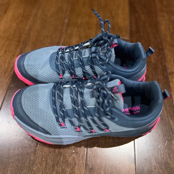 Reebok ladies sneakers New - Picture 1 of 5